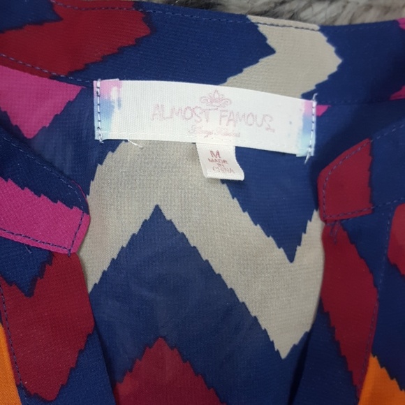 Almost Famout Zig Zag Top - Size M - Picture 3 of 3